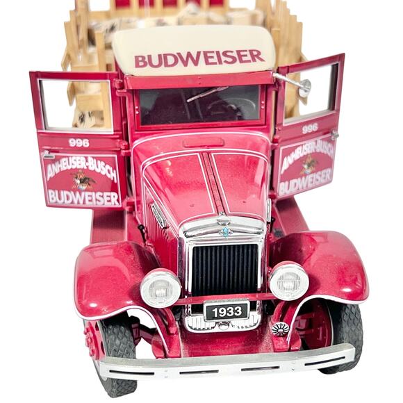 Danbury Mint 1933 Budweiser Delivery Truck 1/24 Scale Beer Crates Diecast 1997 - Picture 5 of 16